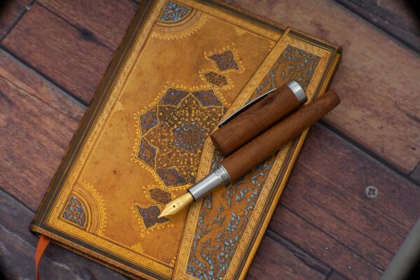 Hoerner-scriptum-fountain-pen-aus-holz-i-edler-fuellfederhalter-i-weiches-schreiben-i-goldfeder-599×400 Hoerner-scriptum-fountain-pen